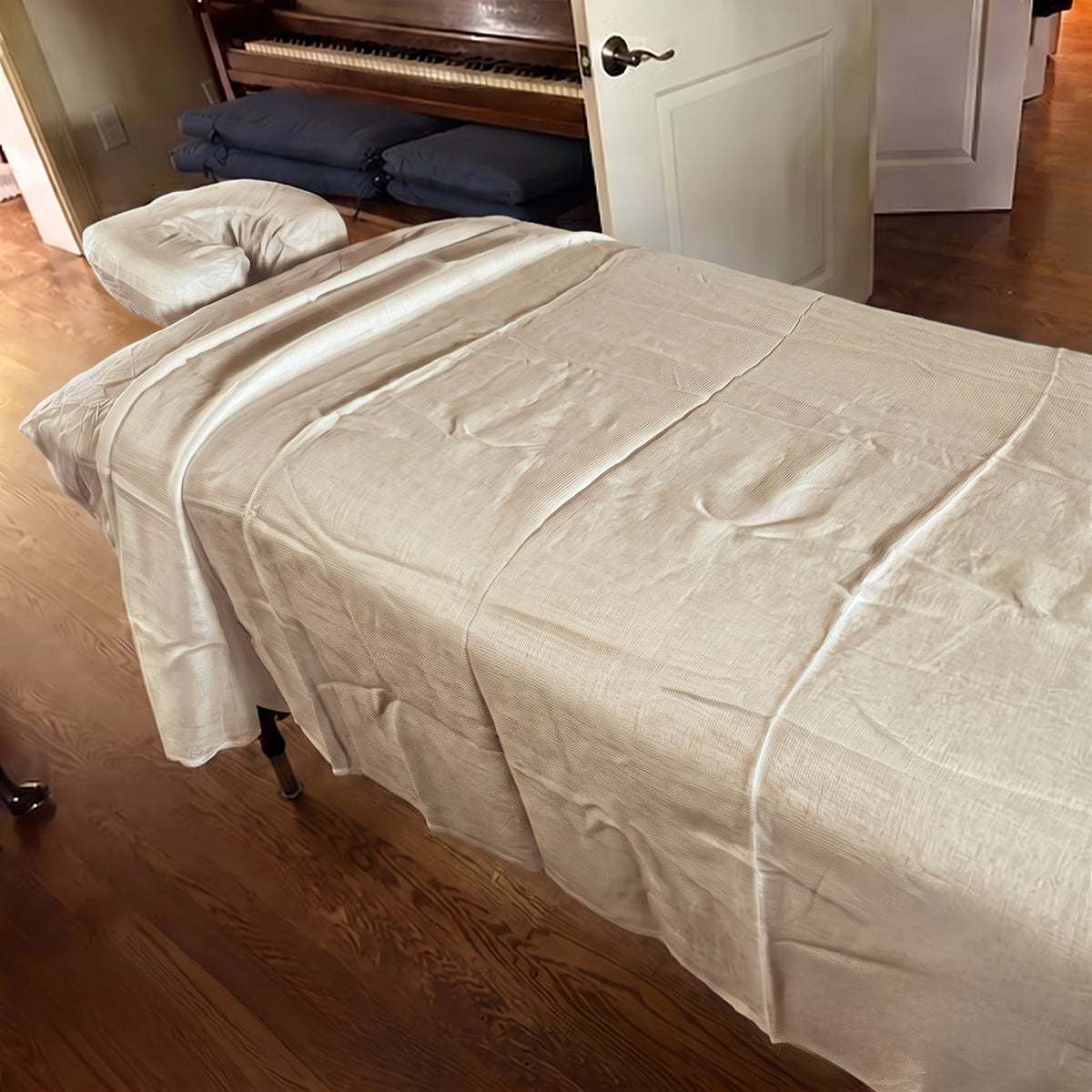 SNOOZE linen fitted massage table sheet in Vanilla Flax