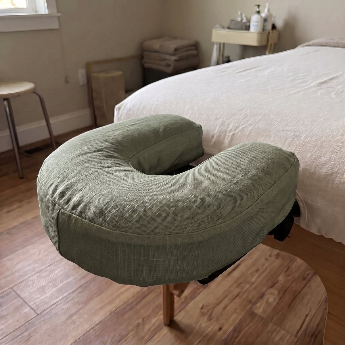 ZEN linen face cradle cover for massage tables in Pistachio Mist